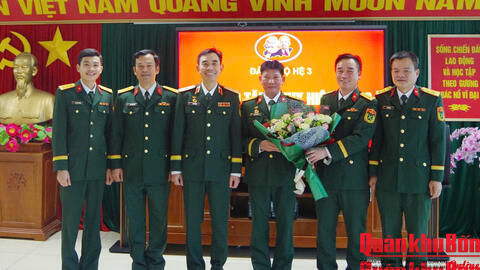 Đảng ủy Hệ 3, Học viện Chính trị: Trao Huy hiệu 30 năm tuổi Đảng