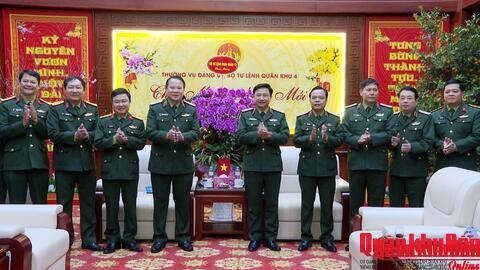 Binh đoàn 12 chúc mừng năm mới Bộ Tư lệnh Quân khu 4