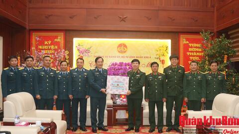 Quân chủng Phòng không – Không quân thăm, chúc Tết Bộ Tư lệnh Quân khu 4