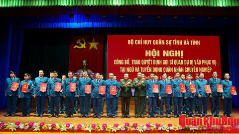 Quân khu 4: Công bố trao quyết định cán bộ cấp xã