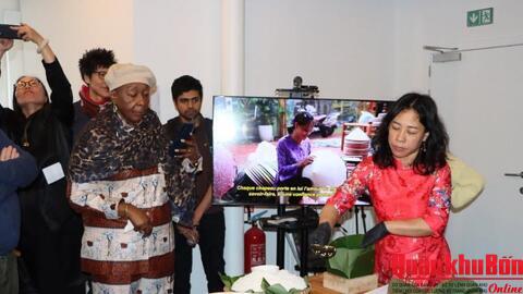 Tết Việt tại Bỉ: Khi hương Xuân lan tỏa giữa lòng châu Âu