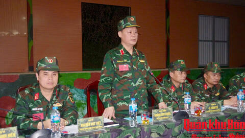 Thiếu tướng Hoàng Duy Chiến, Phó Tư lệnh Quân khu 4 dự, chỉ đạo huấn luyện, luyện tập chuyển trạng thái SSCĐ năm 2026 tại Quảng Trị