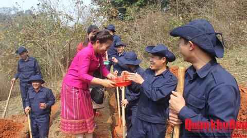 Lực lượng vũ trang Quân khu 4 làm tròn nghĩa vụ quốc tế với cách mạng Lào và Campuchia