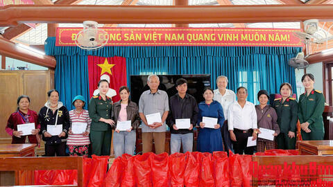 Thăm, hỗ trợ các nạn nhân chất độc/dioxin