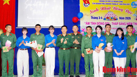 Đoàn cơ sở Lữ đoàn Tăng – Thiết giáp 206 tổ chức sinh nhật đồng đội