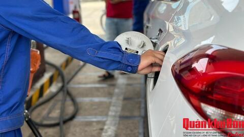 Lý do giá xăng dầu liên tục giảm mạnh hơn 9.500 đồng/lít trong 2 ngày, quỹ bình ổn còn bao nhiêu?