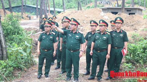 Trung tướng Nguyễn Bá Lực kiểm tra công tác chuẩn bị diễn tập tác chiến phòng thủ Quân khu 4 năm 2026