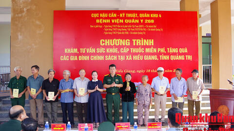 Bệnh viện Quân y 268 khám bệnh, cấp thuốc miễn phí cho hơn 300 đối tượng chính sách tại Quảng Trị
