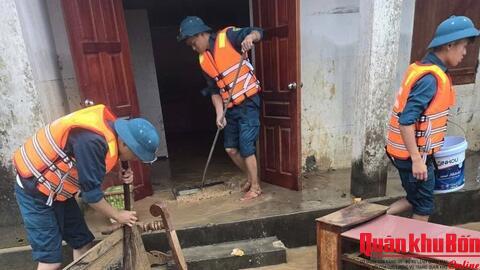 Lực lượng vũ trang tỉnh Nghệ An dồn sức giúp Nhân dân khắc phục hậu quả mưa lũ