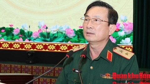 Điều động, bổ nhiệm, kéo dài thời hạn giữ chức vụ một số cán bộ thuộc Bộ Quốc phòng
