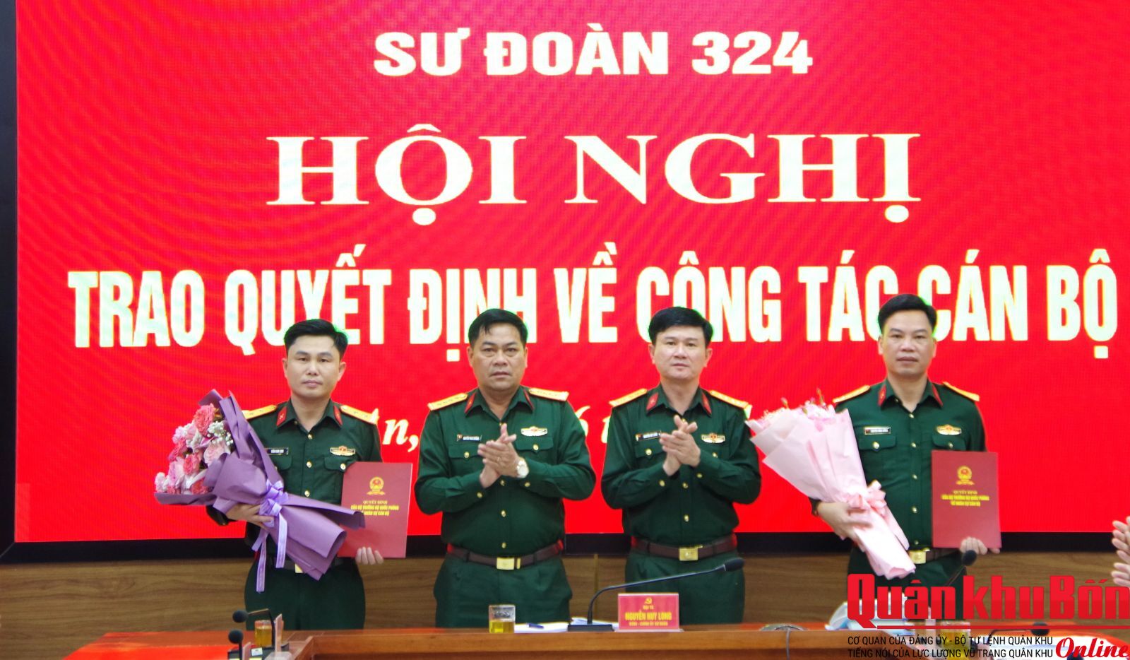 Sư đoàn 324 (Quân khu 4) trao quyết định công tác cán bộ
