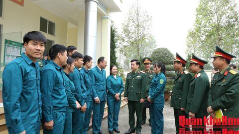 Thượng tướng Đỗ Xuân Tụng kiểm tra công tác sẵn sàng chiến đấu, chúc Tết các đơn vị trên địa bàn Quân khu 4