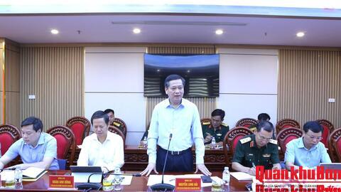 Đoàn kiểm tra, giám sát số 12 của Bộ Chính trị làm việc với Ban Thường vụ Đảng ủy Quân khu 4