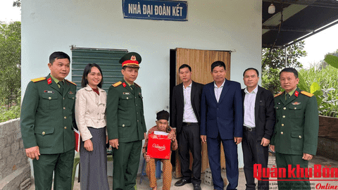 Lữ đoàn 206: Dấu ấn đậm nét trong hành quân dã ngoại làm công tác dân vận tại xã Nghĩa Lâm.