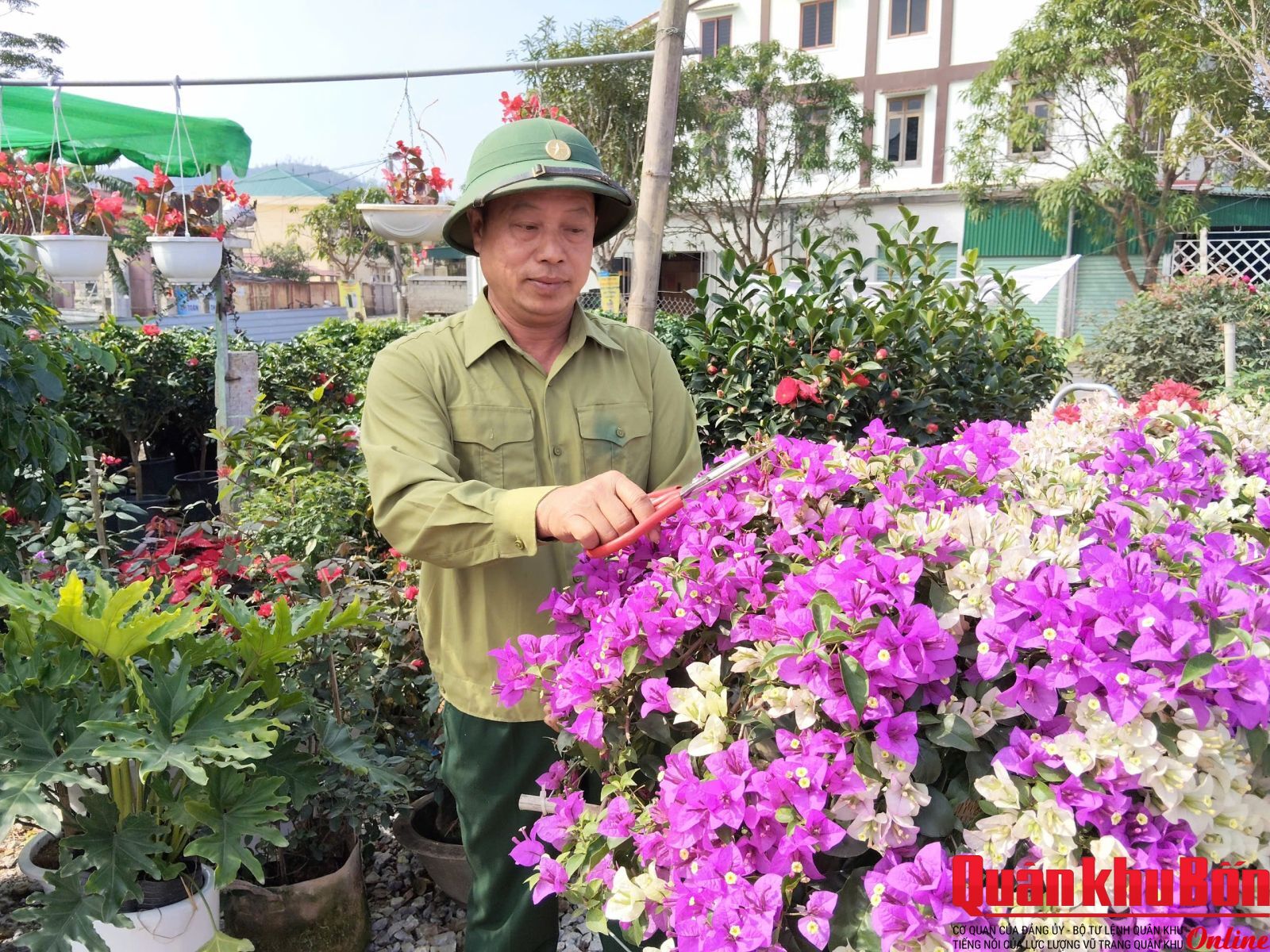 Đời thường của người thầy dạy kỹ thuật chiến đấu