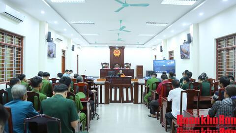 Tòa án quân sự hai cấp Quân khu 4 phối hợp tổ chức phiên tòa xét xử, rút kinh nghiệm