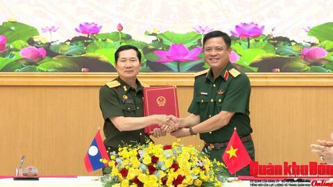 Việt Nam - Lào tăng cường hợp tác quốc phòng, củng cố đoàn kết đặc biệt