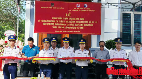 Bộ Tư lệnh Vùng Cảnh sát biển 1 tổ chức lễ khánh thành, bàn giao “Nhà tình nghĩa” cho quân nhân