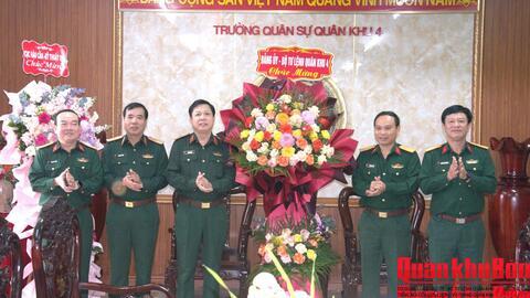 Bộ Tư lệnh Quân khu 4 chúc mừng Trường Quân sự Quân khu 4 nhân kỷ niệm 43 năm Ngày Nhà giáo Việt Nam