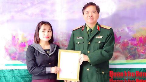 Trường Sĩ quan Lục quân 2 trao tặng “Nhà tình nghĩa” tại Hà Tĩnh