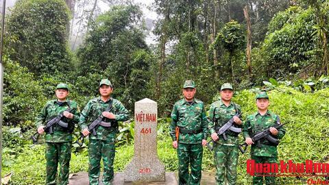 Đồn Biên phòng cửa khẩu Thanh Thủy (Nghệ An) tăng cường tuần tra bảo đảm an ninh cho ngày hội toàn dân