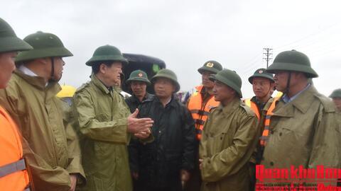 Phó Thủ tướng Mai Văn Chính kiểm tra, chỉ đạo công tác ứng phó mưa lũ tại Hà Tĩnh