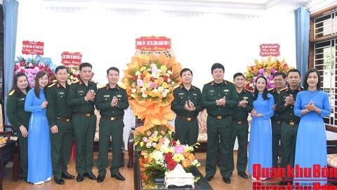 Bộ Tư lệnh Quân khu 4 chúc mừng Trường Cao đẳng Nghề số 4 nhân kỷ niệm 43 năm Ngày Nhà giáo Việt Nam