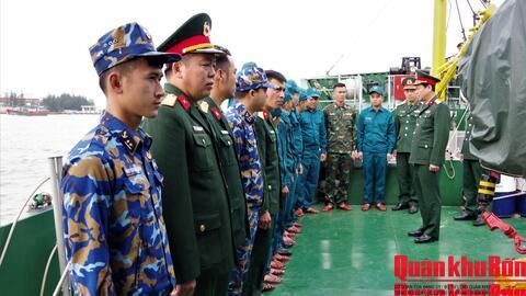 Bộ Chỉ huy Quân sự tỉnh Quảng Trị động viên, tặng quà và giao nhiệm vụ cho cán bộ, chiến sĩ Hải đội Dân quân thường trực