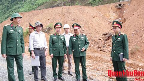 Quân khu 4: Kiểm tra thực địa tiến độ thi công tuyến đường tỉnh lộ 74 Nam Đông - A Lưới