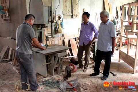 Đảng viên không lương cần chủ trương phù hợp