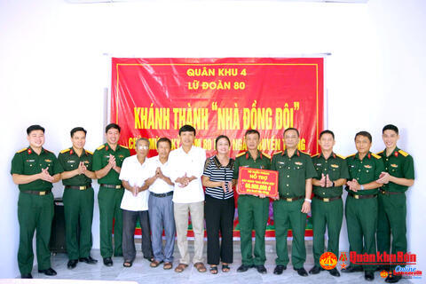 Lữ đoàn Thông tin 80 (Quân khu 4) bàn giao “Nhà đồng đội” tặng quân nhân có hoàn cảnh khó khăn về nhà ở