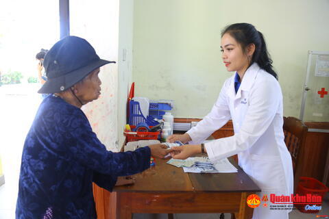 Mời tham dự Cuộc thi báo chí với chủ đề "Vững bước dưới cờ Đảng"
