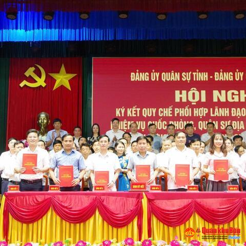Đảng ủy Bộ Chỉ huy Quân sự tỉnh Hà Tĩnh ký kết Quy chế phối hợp với Đảng ủy các xã, phường.
