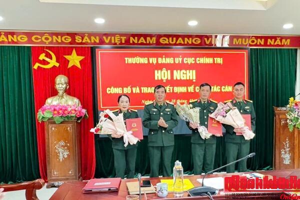 Thường vụ Đảng ủy Cục Chính trị: Trao quyết định thăng quân hàm, nâng lương năm 2025