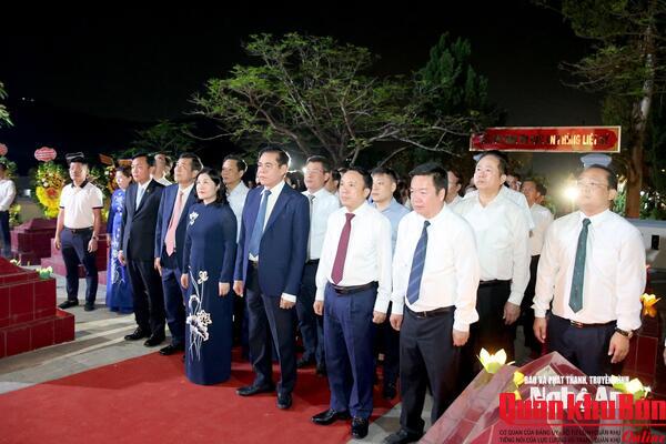 Kỷ niệm 60 năm Ngày hy sinh của 33 liệt sĩ Thanh niên xung phong tại Hang Hỏa Tiễn