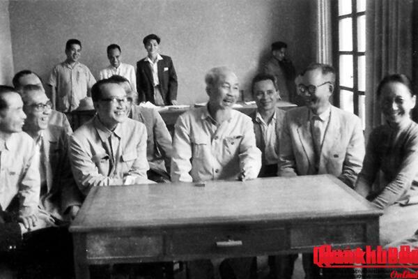 Bác Hồ với vấn đề nêu gương