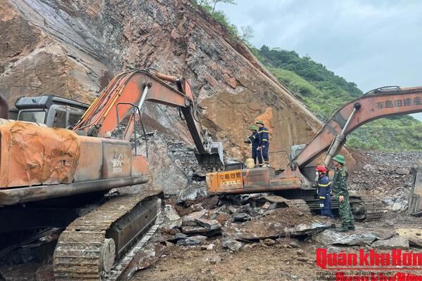 Bộ Chỉ huy Quân sự tỉnh Thanh Hóa: Tham gia cứu nạn  sạt lở mỏ đá