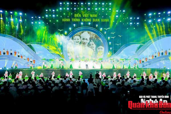 Chương trình nghệ thuật "Biển Việt Nam - Hành trình không gian xanh" lan tỏa thông điệp bảo vệ môi trường biển và phát triển bền vững