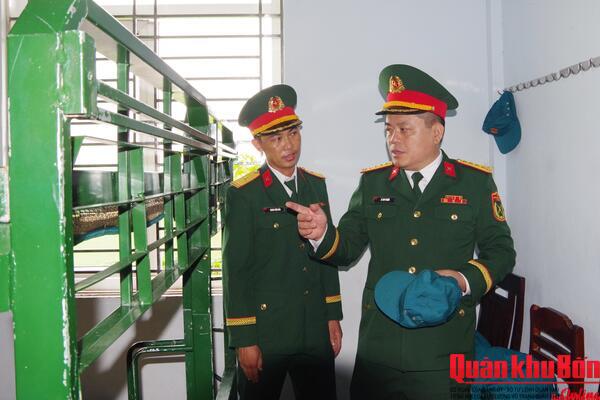 Bộ Chỉ huy Quân sự thành phố Huế kiểm tra hoạt động của lực lượng dân quân thường trực