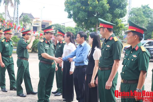 Thiếu tướng Đoàn Xuân Bường, Chính ủy Quân khu 4 kiểm tra xã Cam Lộ, Quảng Trị