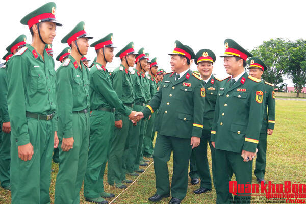 Trường Quân sự Quân khu 4 hoàn thành tốt nhiệm vụ huấn luyện chiến sĩ mới năm 2026