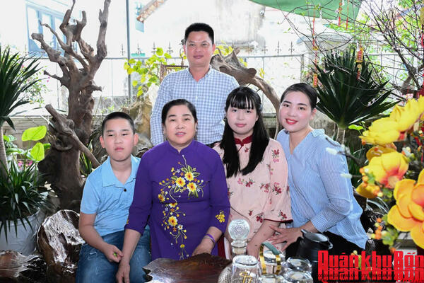 "Giữ lửa" yêu thương từ những điều bình dị