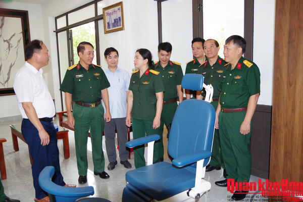 Bộ Quốc phòng: Khảo sát thực tế tại trung tâm điều dưỡng người có công và bảo trợ xã hội Hà Tĩnh