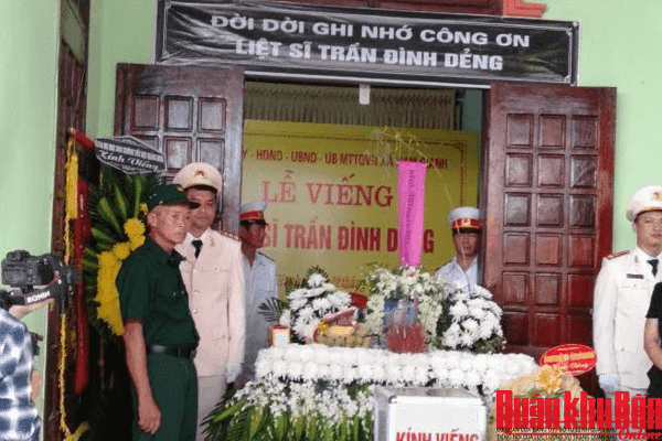 Tiễn đưa liệt sĩ Trần Đình Dẻng về với đất mẹ quê hương