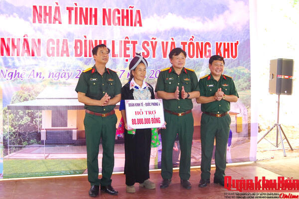 Đoàn Kinh tế - Quốc phòng 4 khánh thành, bàn giao Nhà tình nghĩa tặng thân nhân liệt sĩ