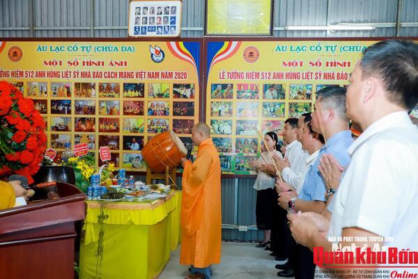 Ban Chấp hành Hội Nhà báo Nghệ An dâng hương tưởng niệm các Anh hùng liệt sĩ là nhà báo cách mạng Việt Nam