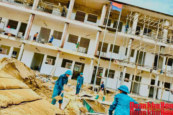 Những người lính góp sức dựng trường, vun đắp niềm tin