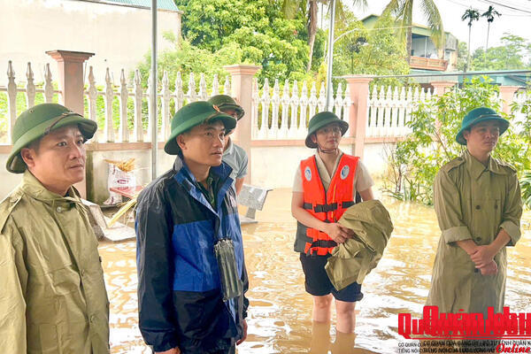 Ban Chỉ huy Quân sự xã Nông Cống, tỉnh Thanh Hóa tuyên truyền phòng, chống, dịch bệnh và cấp thuốc miễn phí cho Nhân dân