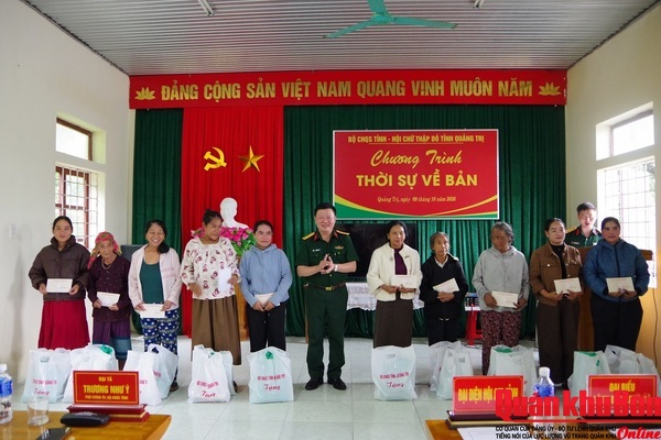 Bộ Chỉ huy Quân sự tỉnh Quảng Trị tổ chức chương trình “Thời sự về bản”
