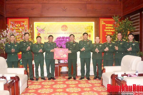 Học viện Kỹ thuật Quân sự thăm, chúc Tết Quân khu 4